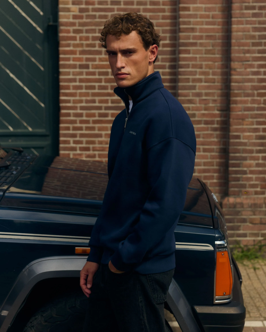 M. 1/4 zip