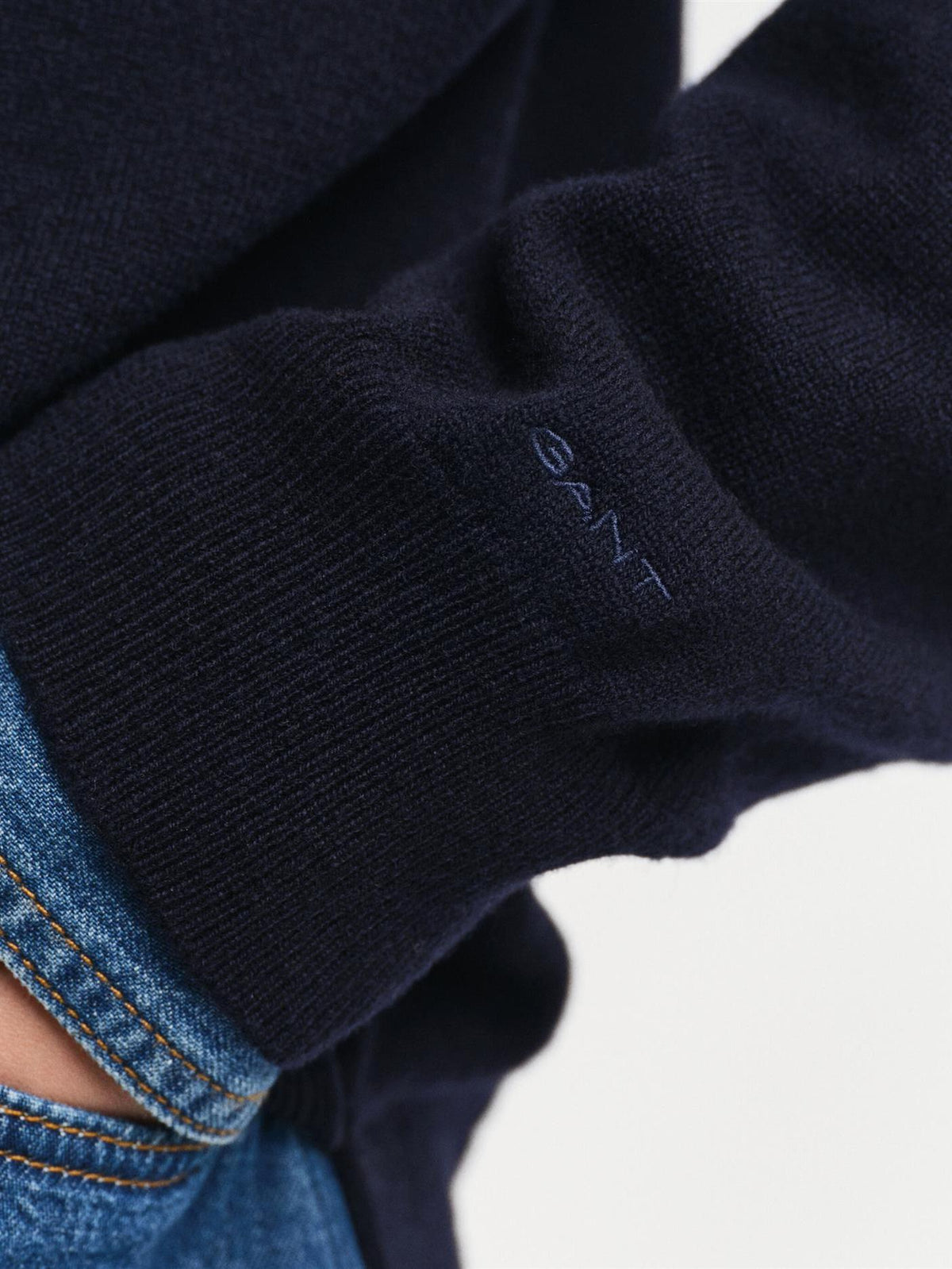 Superfine Lambswool C-neck-Genser-Gant-Aandahls