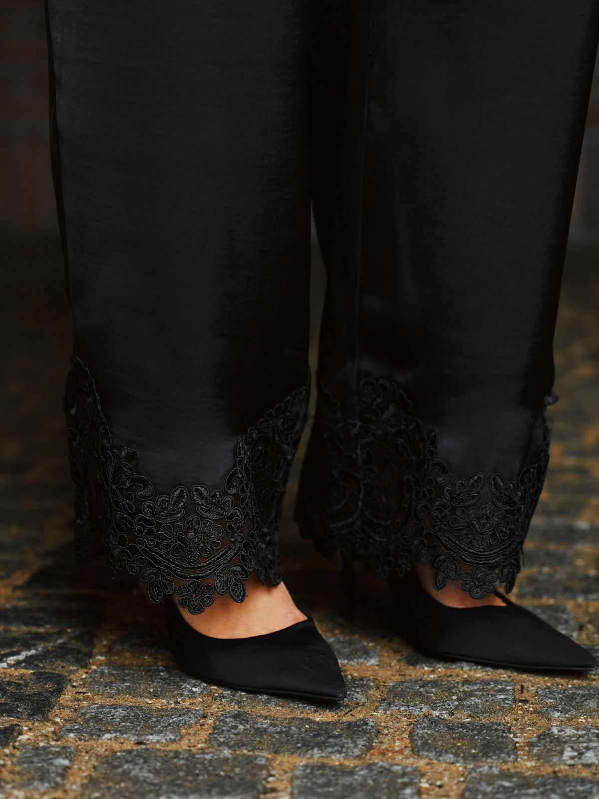 Emery Heavy Sateen Lace Pants