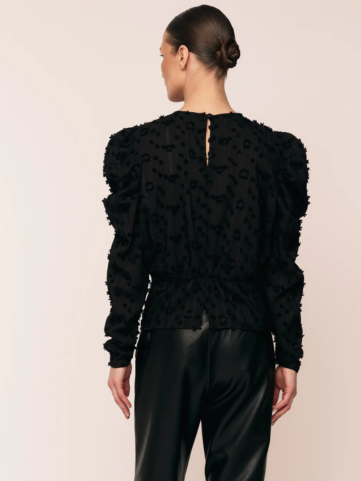 Julia Top-Bluser-OnceUntold-Aandahls