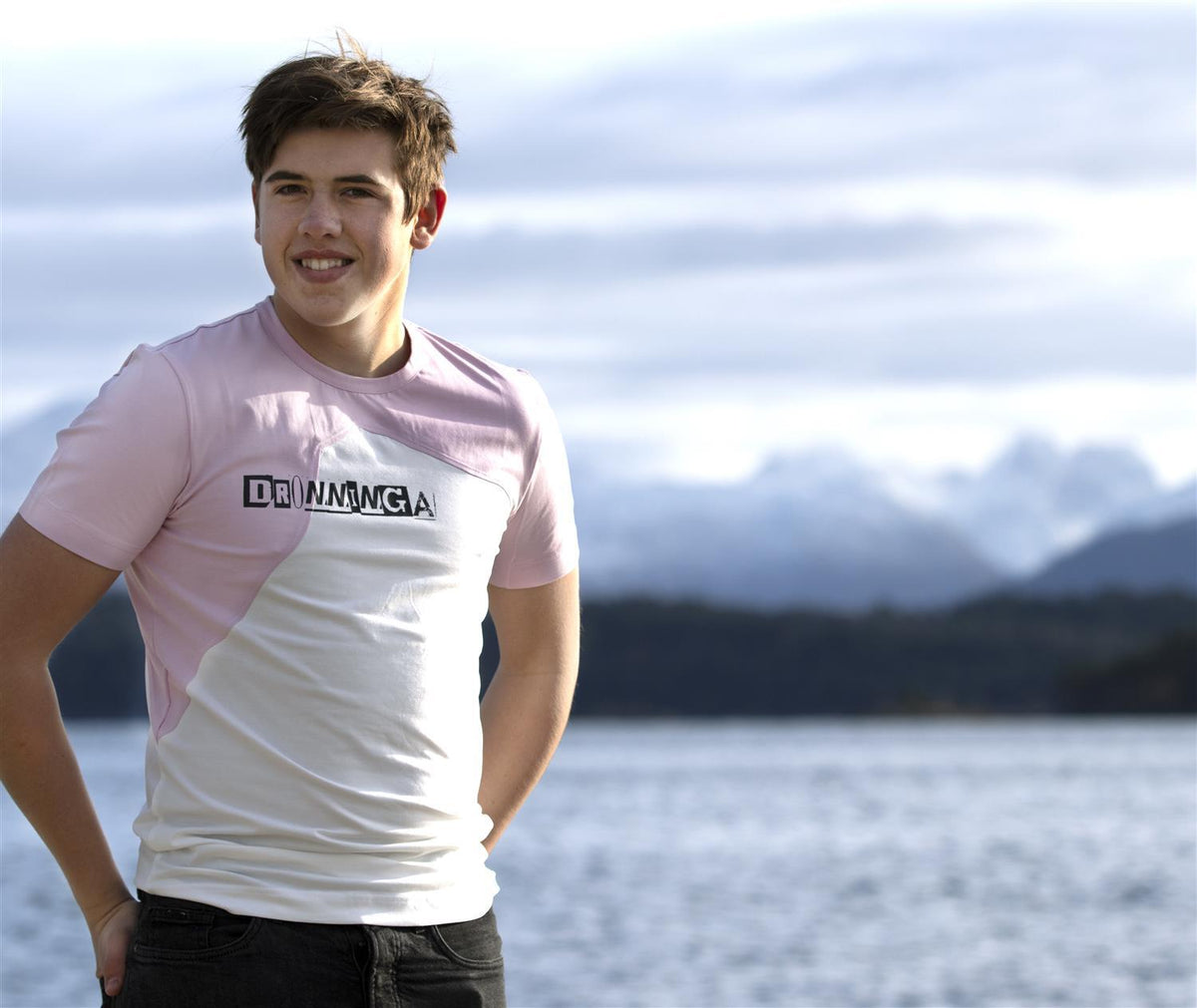 FJELL T-shirt- Dronninga-T-shirts-Trude Nistad-Aandahls
